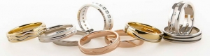 anillo de oro ideal según los quilates y el color